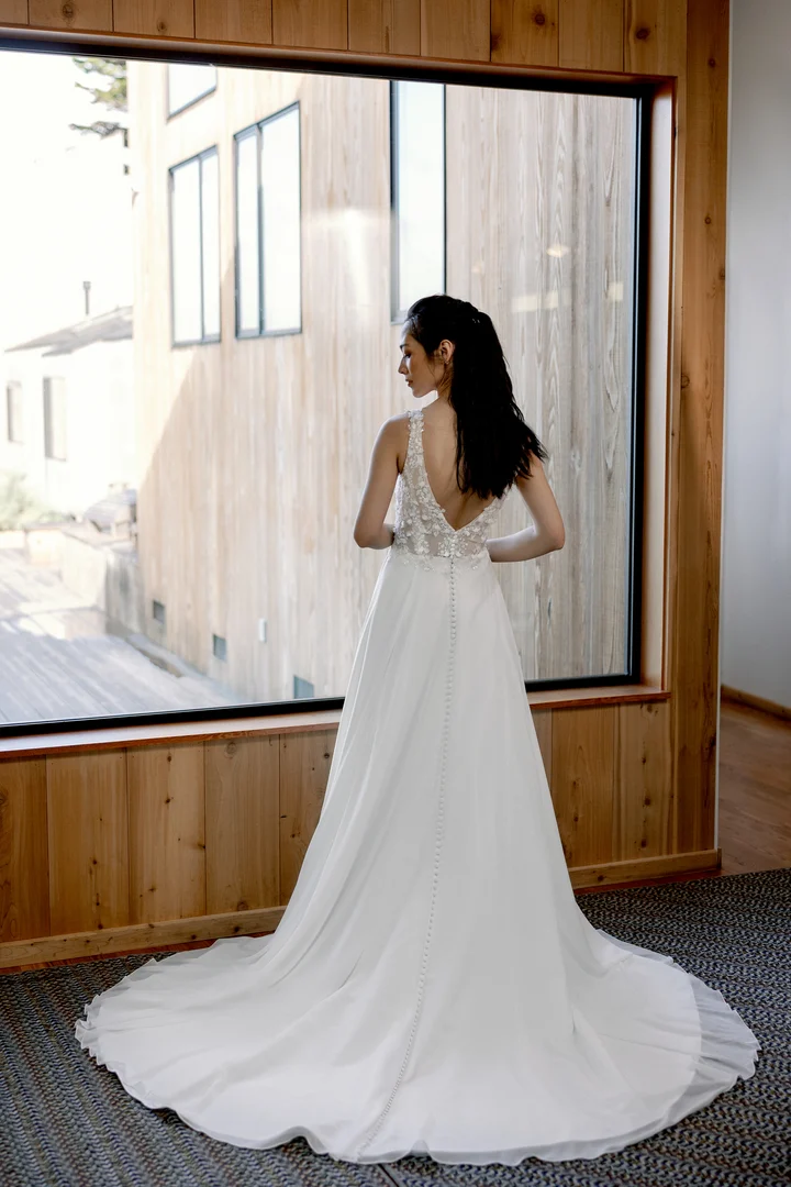 11416_Meadow_FB_Adore-Justin-Alexander_2
