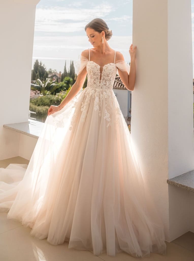 Romance 8220 (IV-NUDE, 30)_avant_ouibylizy