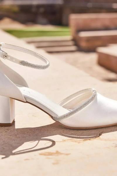 ESCARPINS-DE-MARIEE-EN-SATIN-NEL-AVALIA-299576476_ Bianco evento